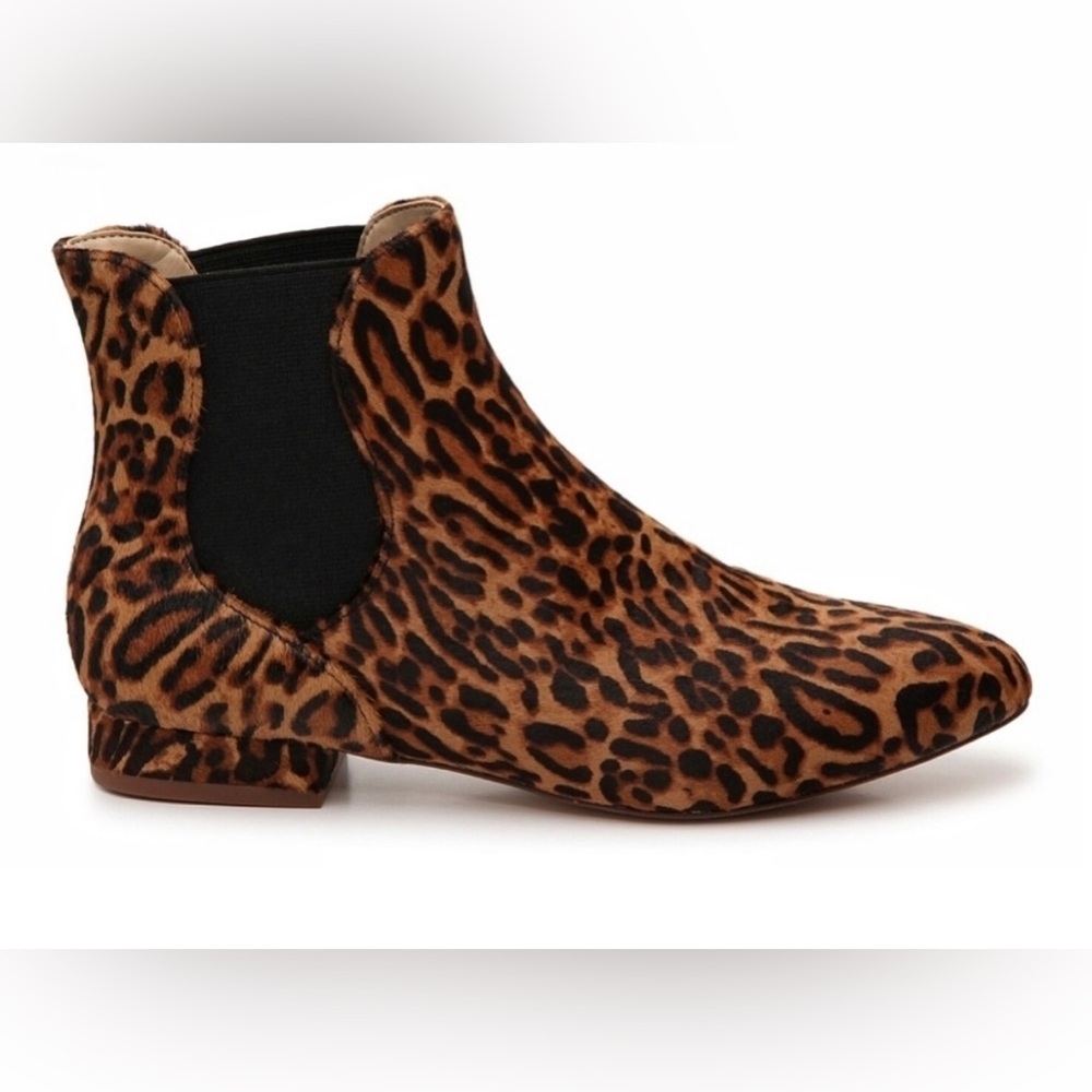 Enzo Angiolini leopard boots